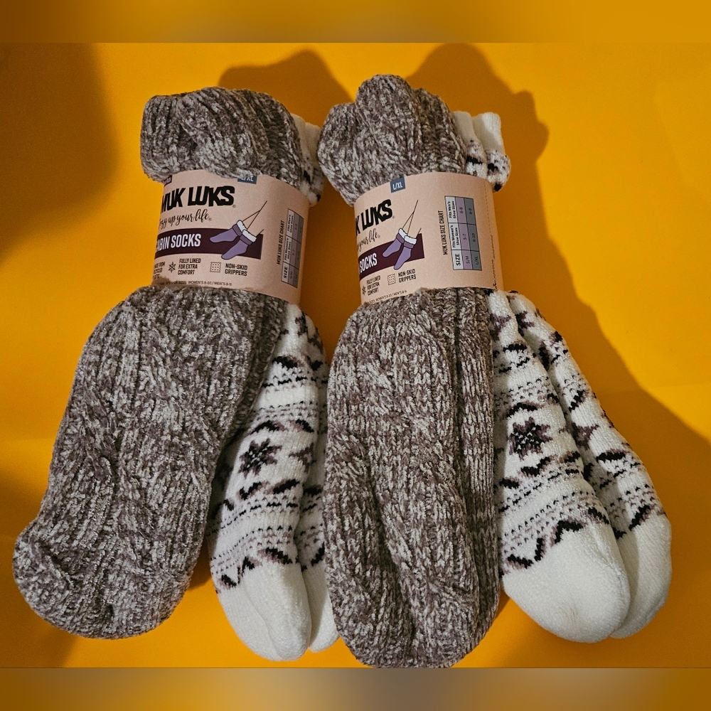 Muk Luks Cabin Socks - Brown and White